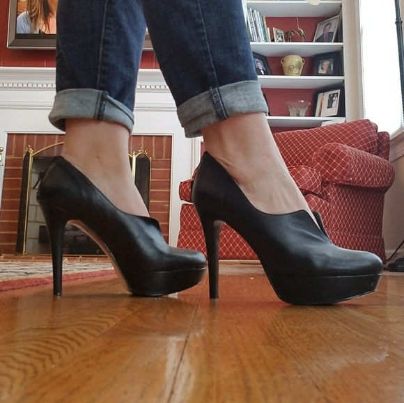 Nine West Shoes - Nine West black leather platform booties 8M